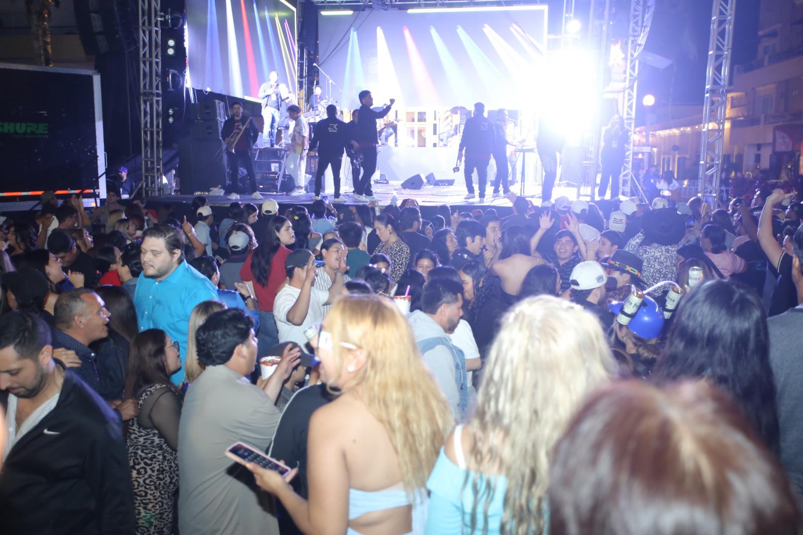 $!Olas Altas no descansa en el último día del Carnaval de Mazatlán