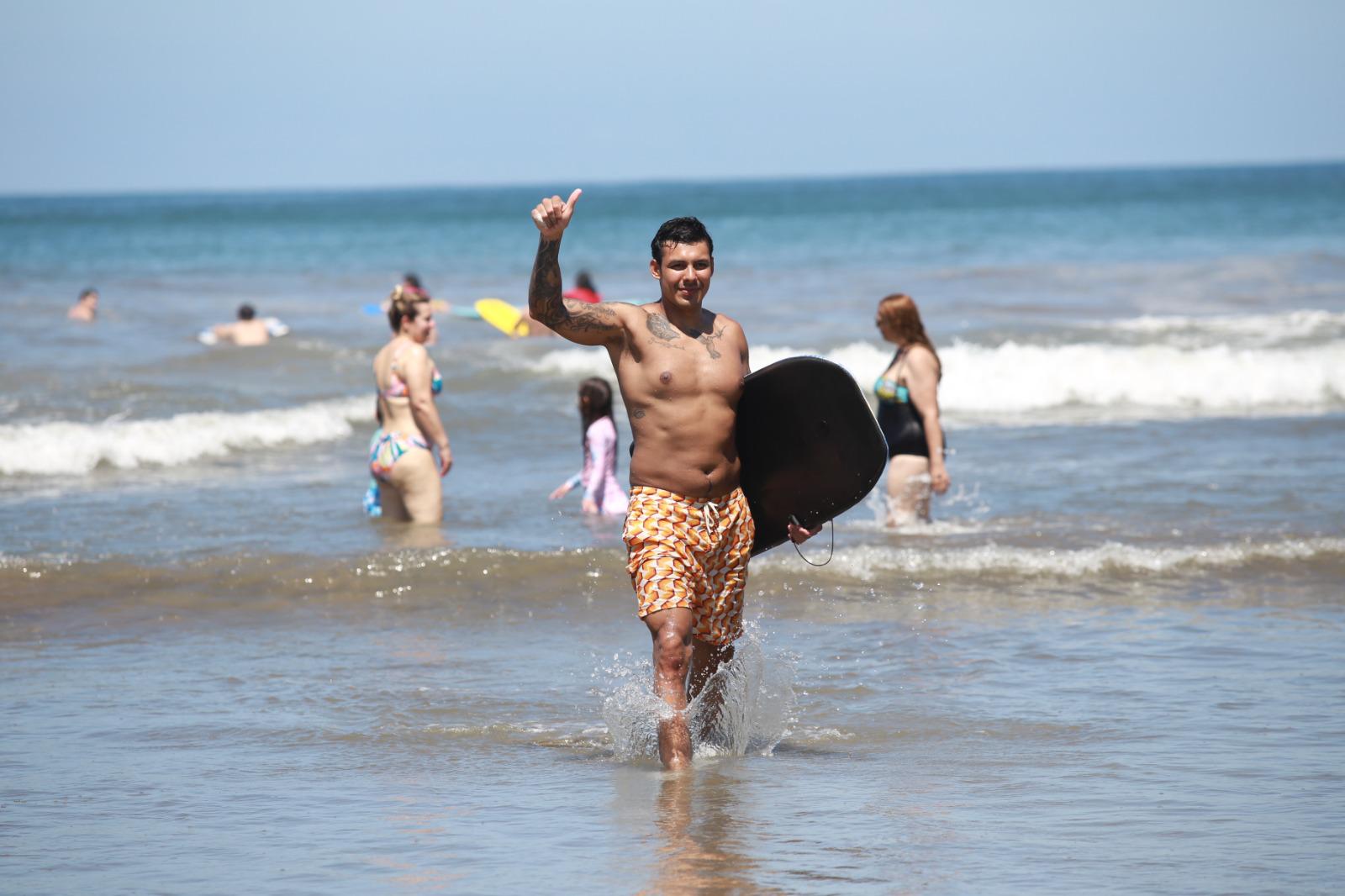 $!Promueve Asociación la disciplina surfing entre la niñez y juventud