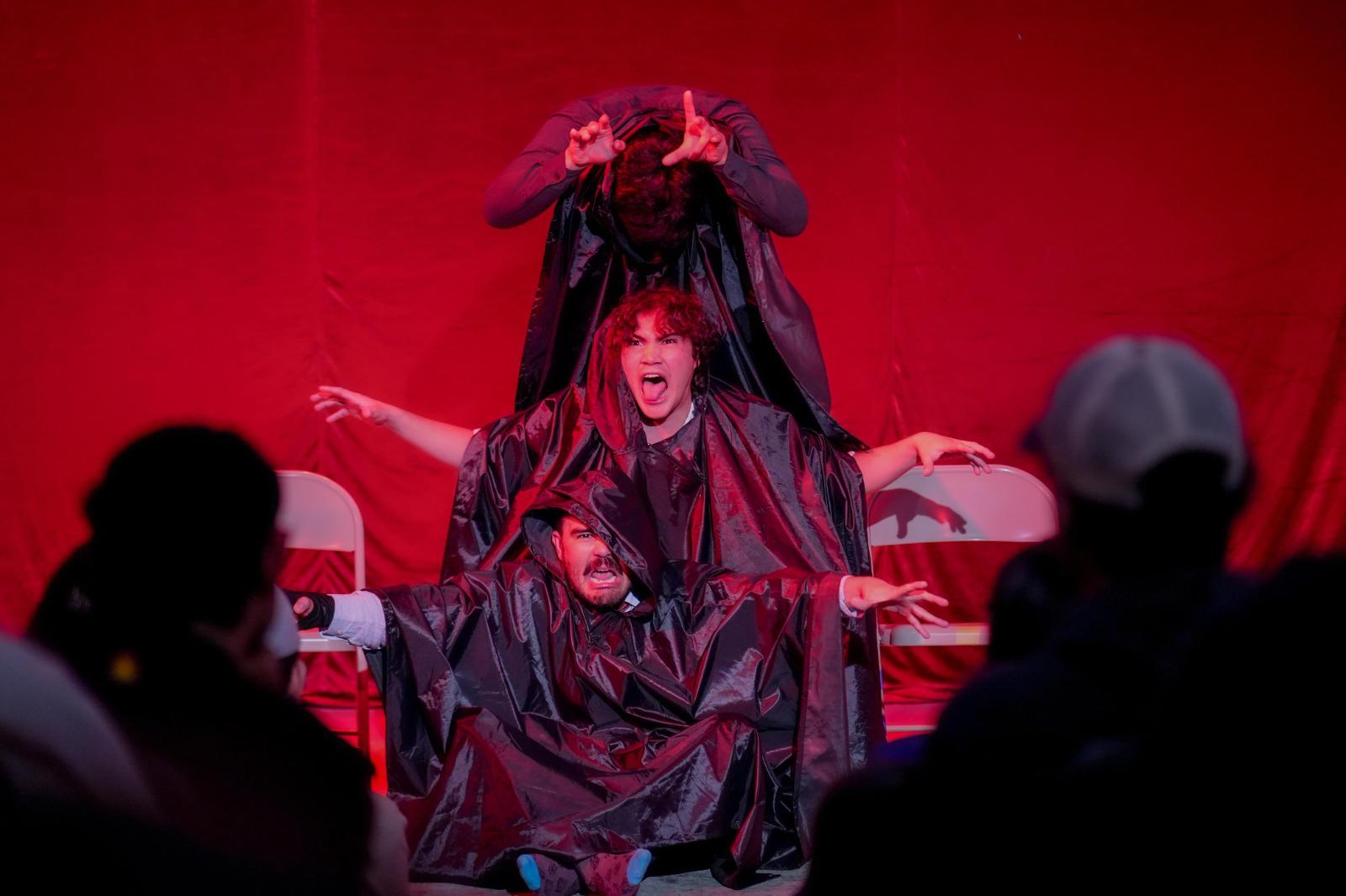 $!En la historia los personajes, están atrapados en sus propios laberintos mentales.