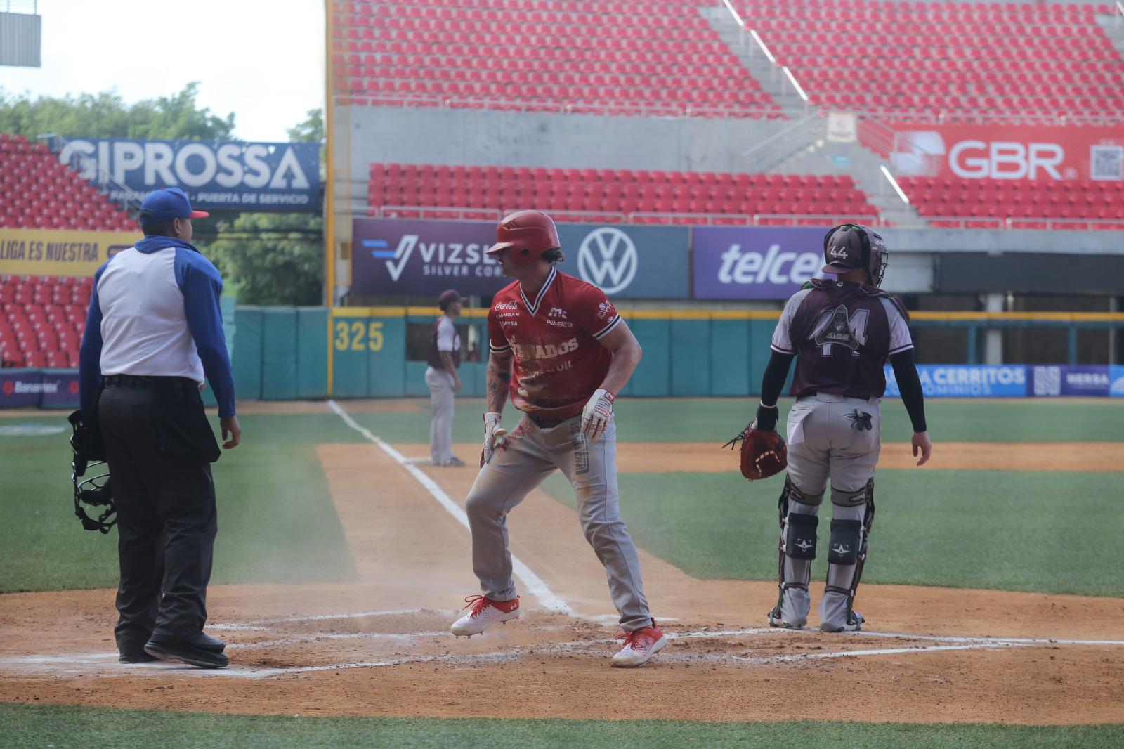 $!Tomateros le da la vuelta a Venados en el puerto