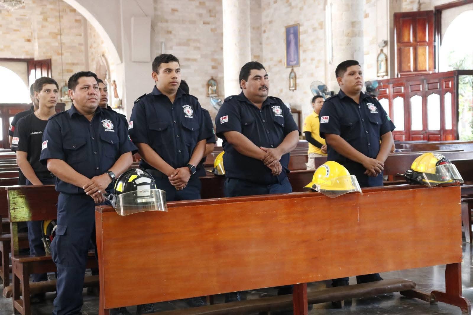 $!Escuinapa honra a sus bomberos con emotiva misa y mensaje de unidad