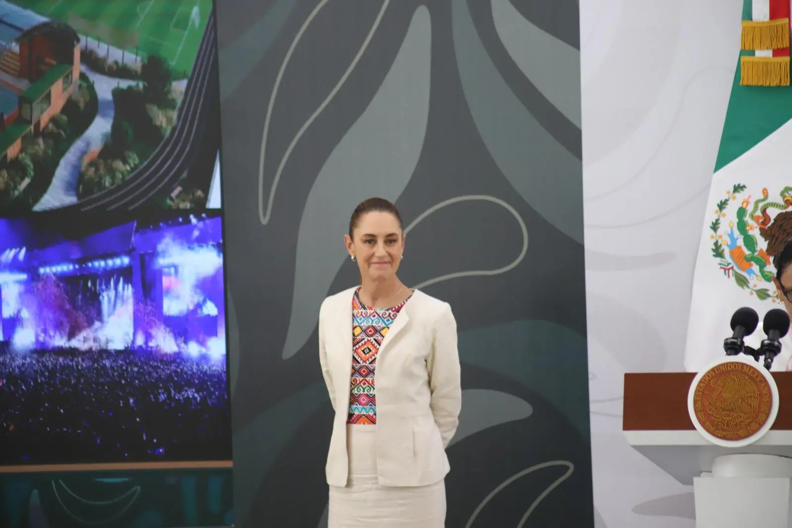 $!Sheinbaum anuncia programa especial de apoyo al campo sinaloense ante caída del precio del maíz