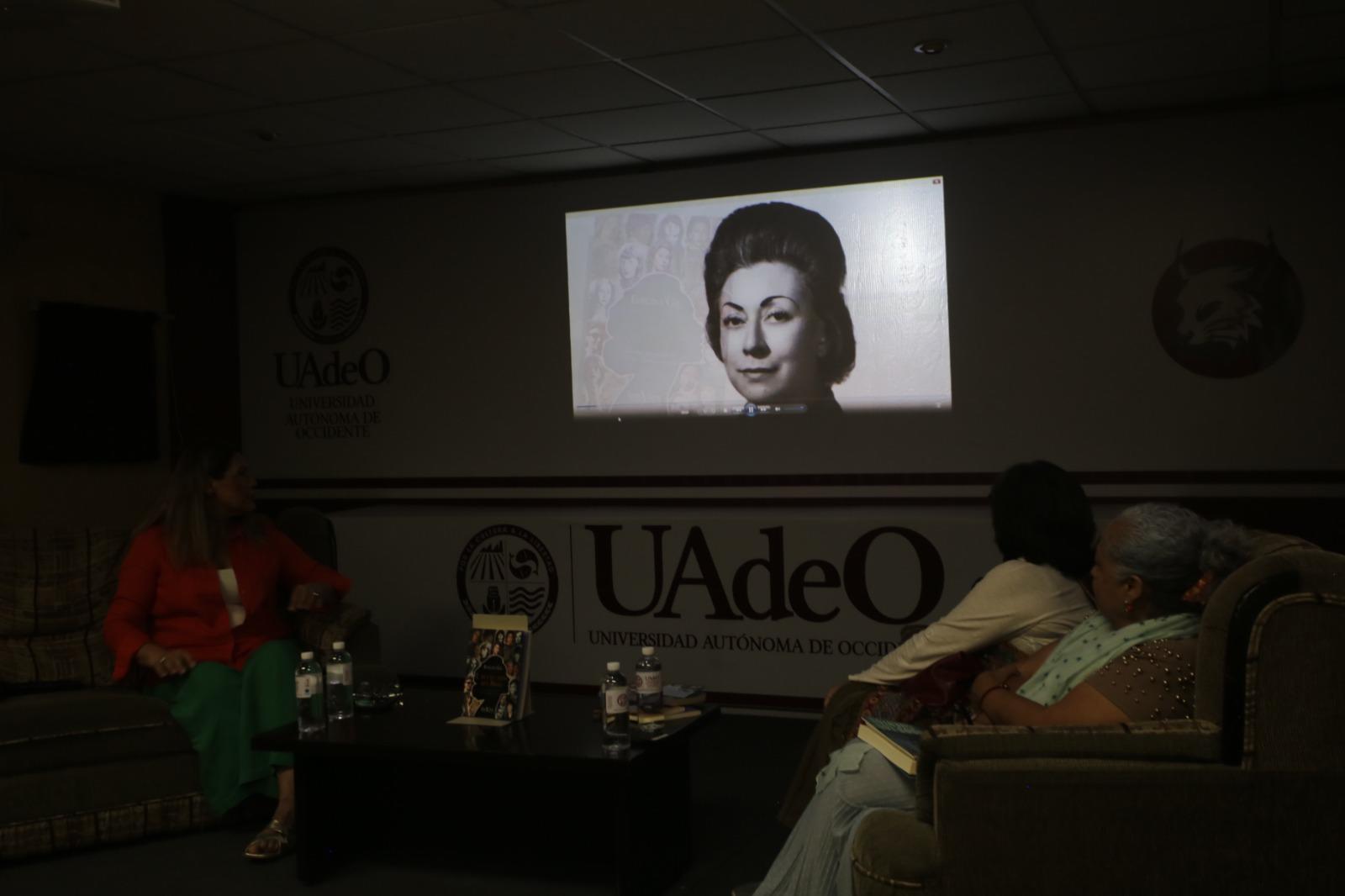 $!Durante el panel se proyectaron imágenes recuperadas en el libro sobre mujeres que no recibieron el reconocimiento editorial de su época.