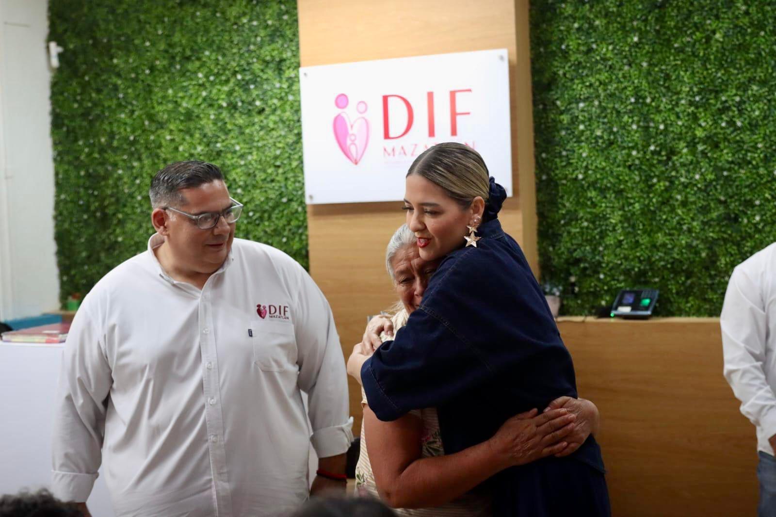 $!Entrega DIF Mazatlán apoyos económicos a 150 personas con discapacidad