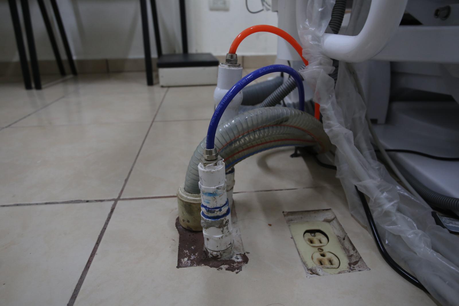 $!Impermeabilizaron pero ahora en Clínica del IMSS Bienestar en Mazatlán les entra más agua