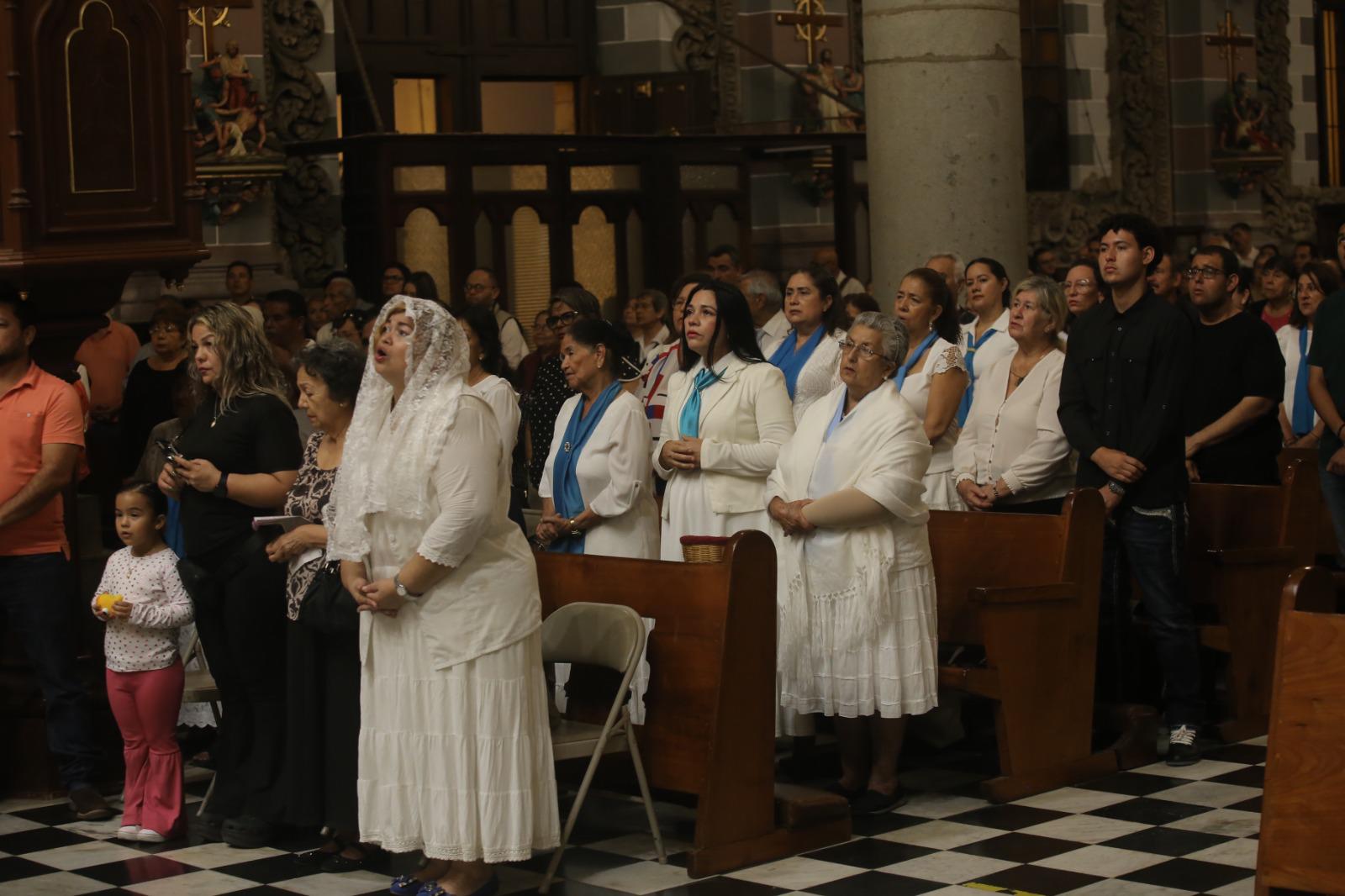 $!Celebran a Nuestra Señora de la Inmaculada Concepción en la Catedral de Mazatlán
