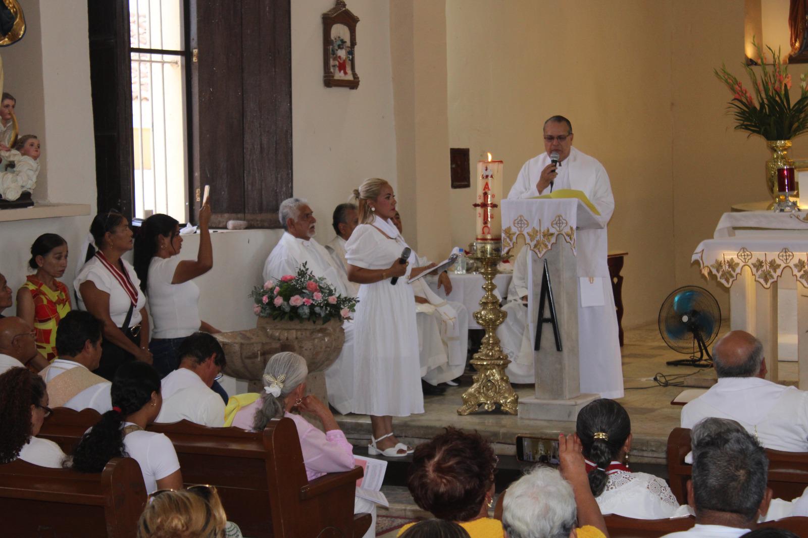 $!Fieles de Cacalotán reciben a su nuevo párroco, el padre Ramón García Valenzuela