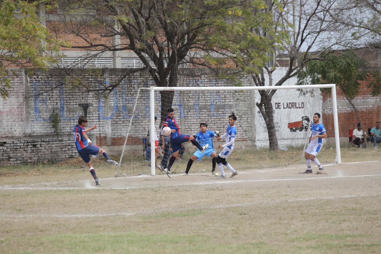 $!Familia Aguilar derrota de manera agónica a Picudos y llega a la semifinal de la Primera Fuerza