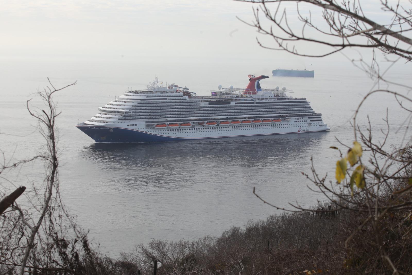 $!Recibe Mazatlán a más de 11 mil visitantes tras llegada de Koningsdam, Norwegian Bliss y Carnival Panorama
