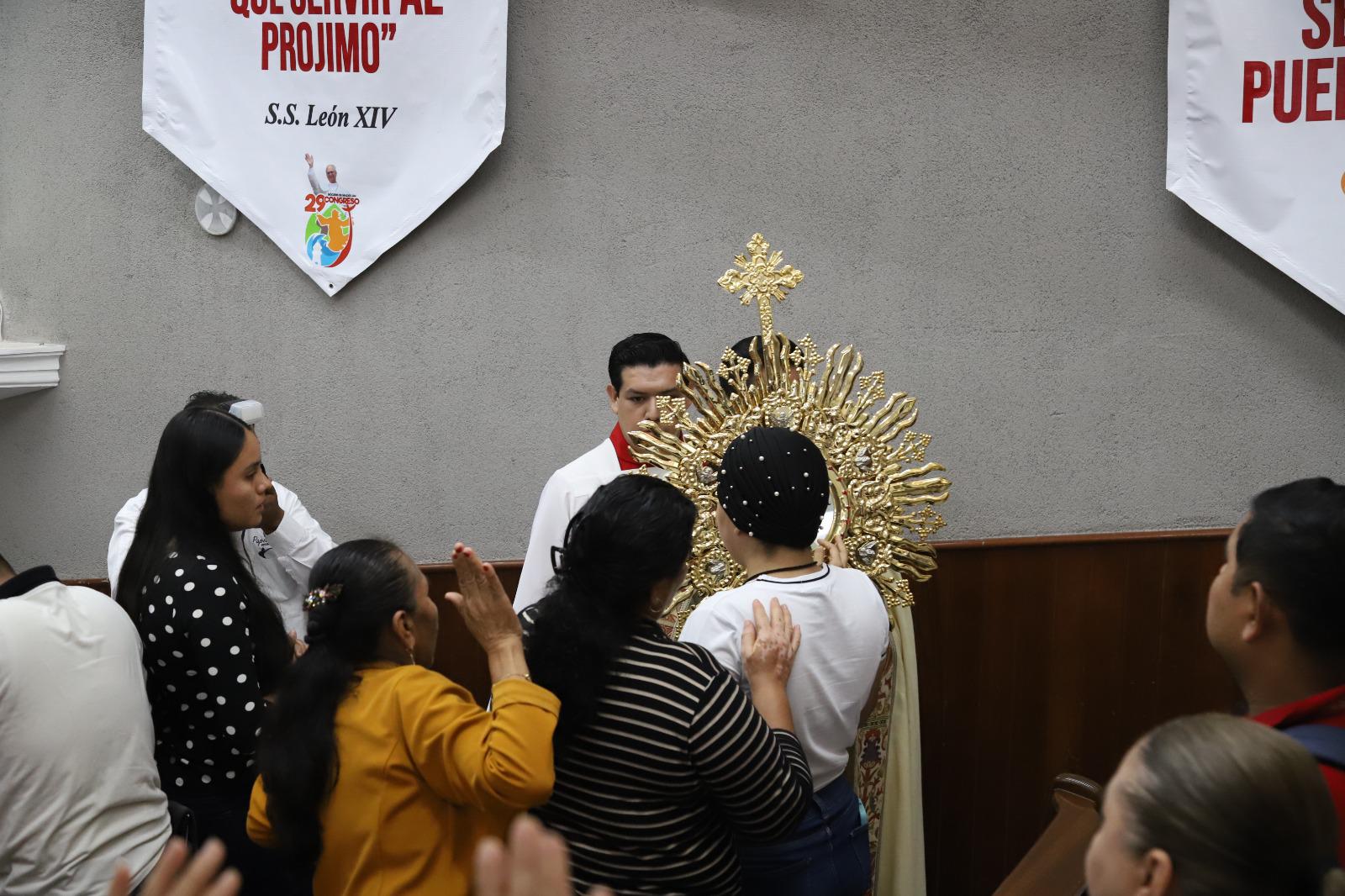 $!Manifiestan su fe cientos de creyentes en la Oración por los Enfermos del 29 Congreso Diocesano de Mazatlán