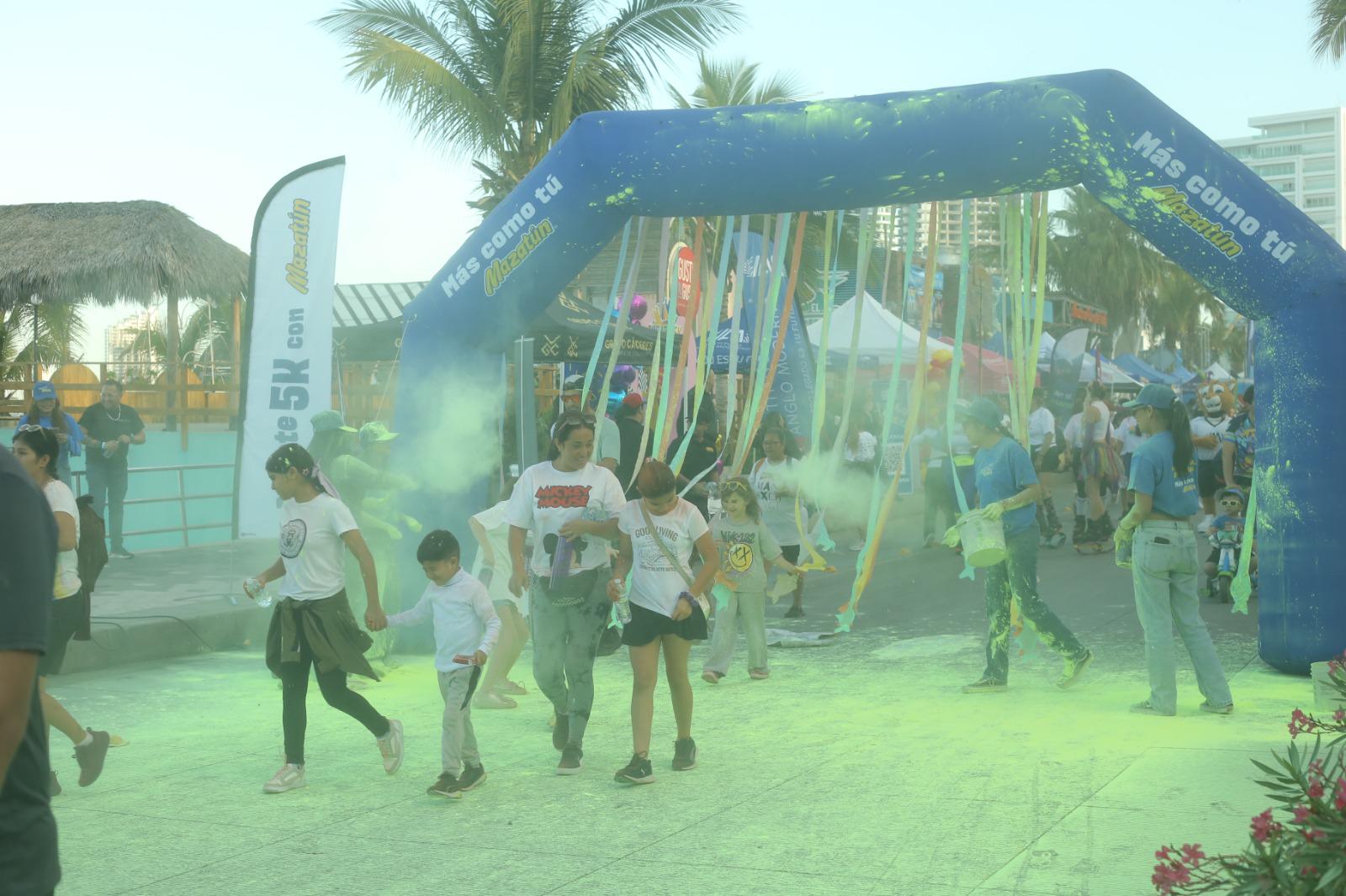 $!Se vive fiesta deportiva y de colores en la Carrera Píntate 5K Mazatún