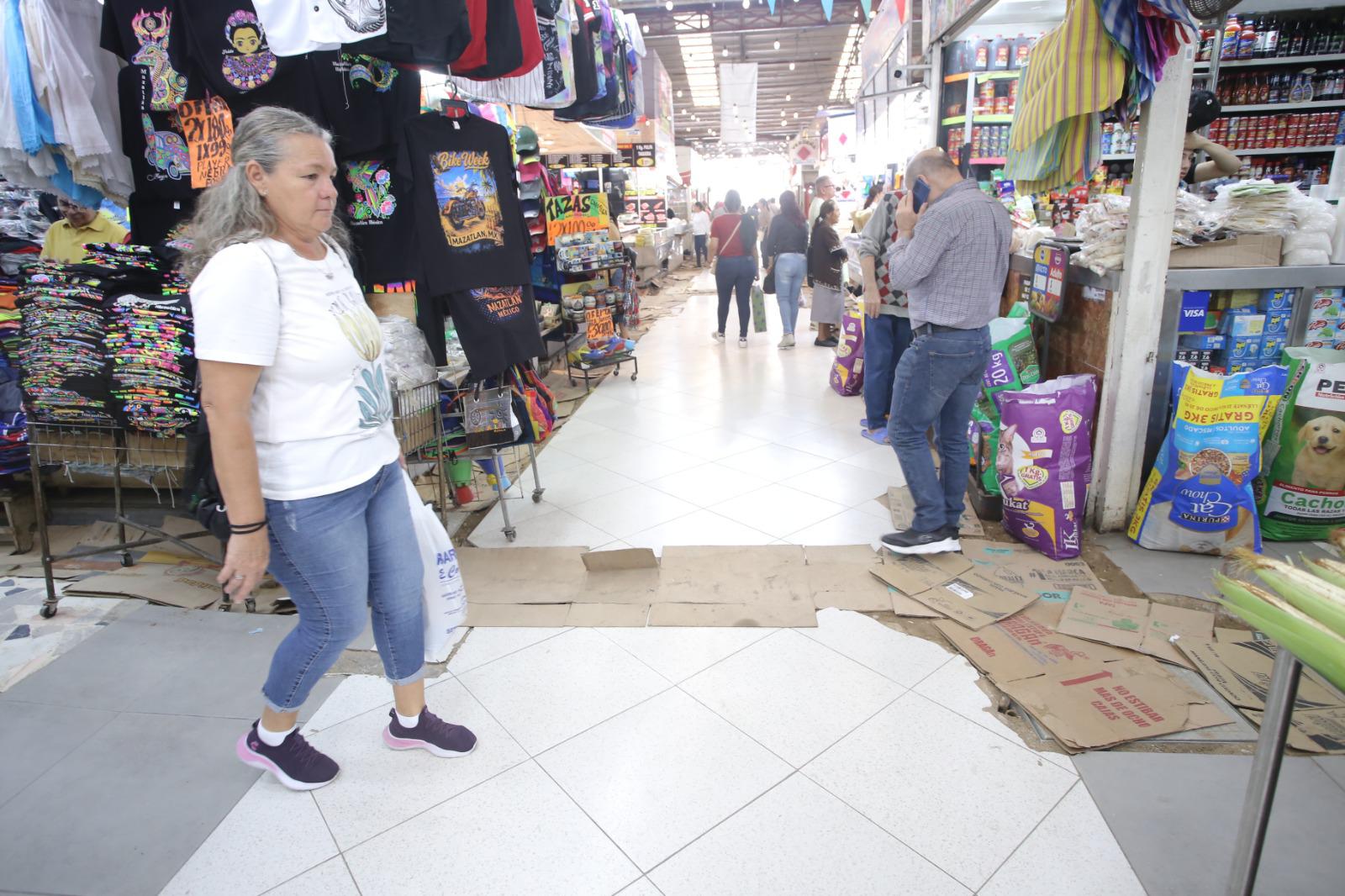 $!Descartan riesgos en obras al interior del Mercado Pino Suárez, en Mazatlán