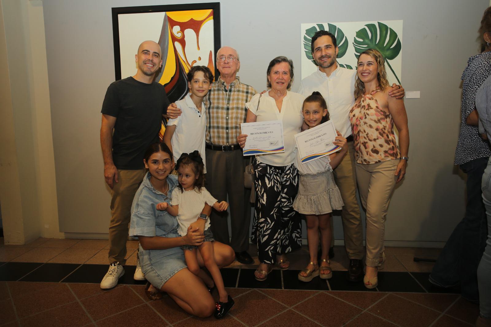 $!Bertha Alicia Peñúñuri Soto entre sus familiares.