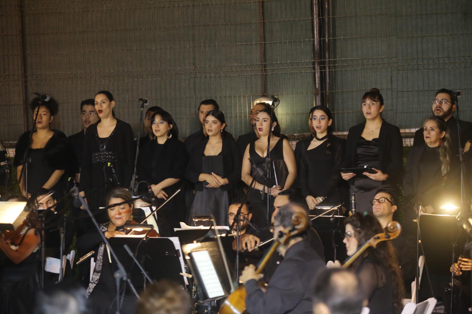 $!El Coro Guillermo Sarabia en la velada.