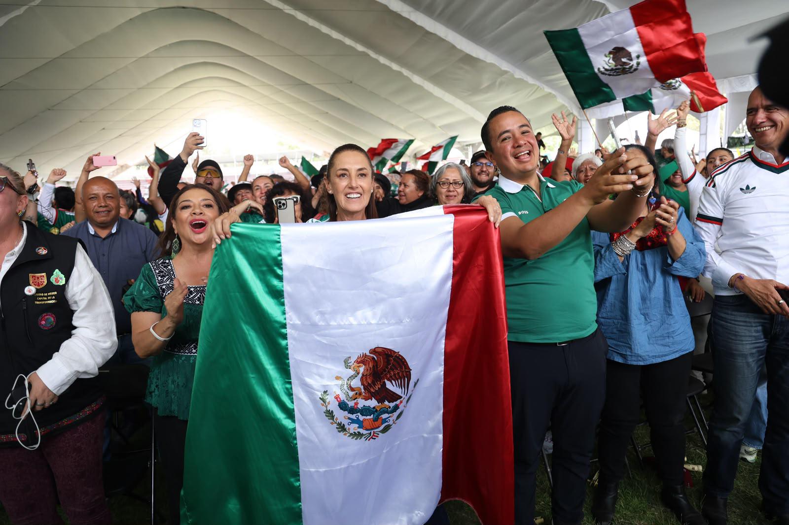 $!Sheinbaum vive el debut de México en el Mundial 2026 desde una Fan Zone en la GAM