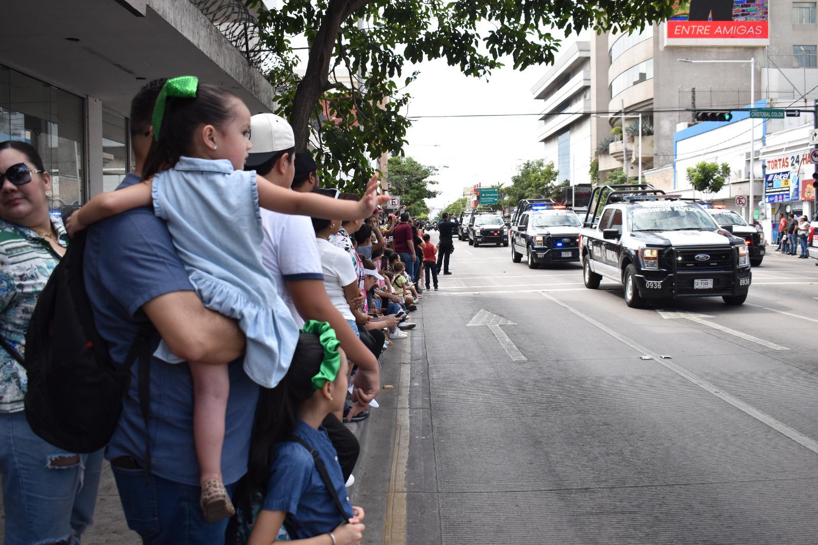 $!Realizan desfile militar en Culiacán por la Independencia de México