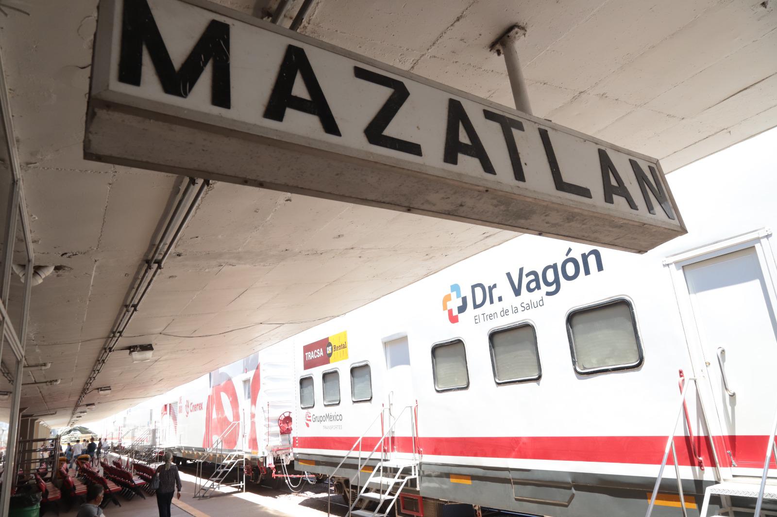 $!Ante una baja afluencia, invitan a aprovechar los servicios médicos gratuitos del Dr. Vagón en Mazatlán