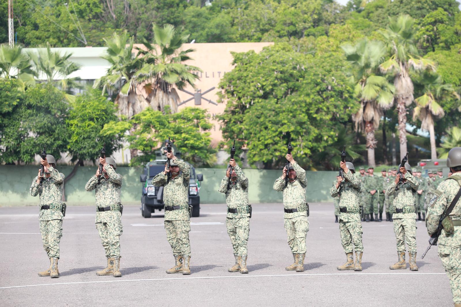 $!Inauguran hemiciclo para celebrar el Bicentenario del Heroico Colegio Militar