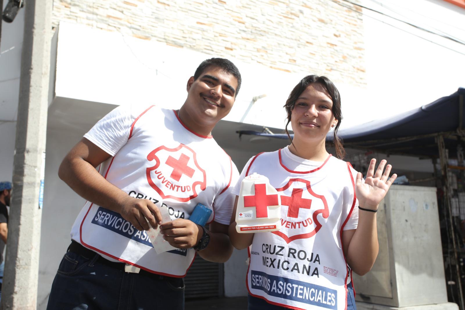 $!Cruz Roja Mazatlán desfila en búsqueda del apoyo ciudadano; se requieren más de 4 millones de pesos