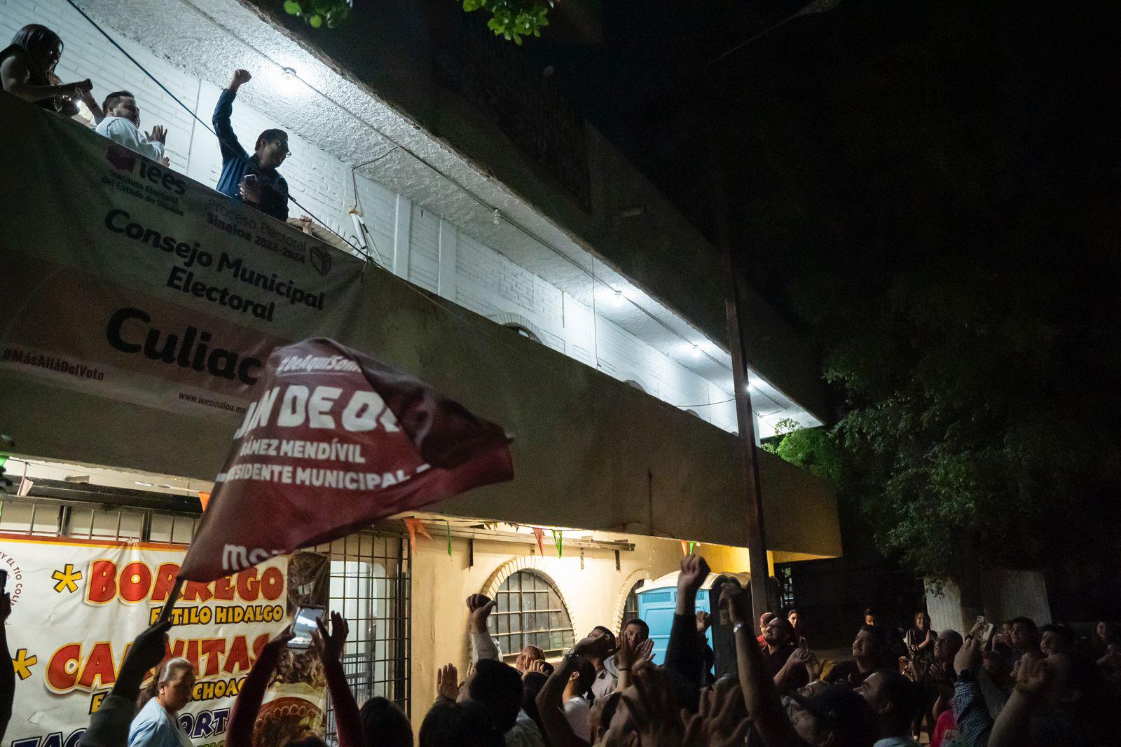 $!Entregan a Juan de Dios Gámez Mendívil constancia como Alcalde electo de Culiacán