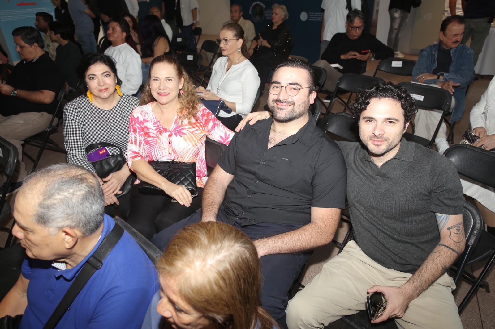 $!Angélica de Lizárraga, Magaly Lizárraga, Bernardo y Guillermo Lizárraga.