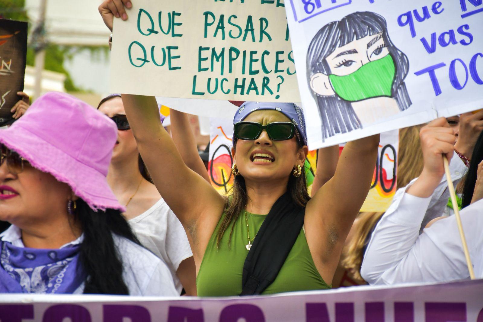 $!Colectivos feministas marchan en Culiacán por justicia y seguridad en el 8M