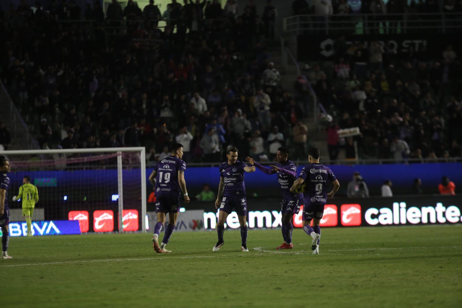 $!La Fiera ruge en El Encanto y corta racha de Mazatlán