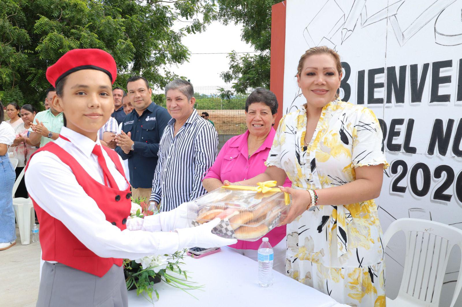 $!Autoridades dan banderazo oficial del inicio del ciclo escolar en la comunidad de Tablón 1, Rosario