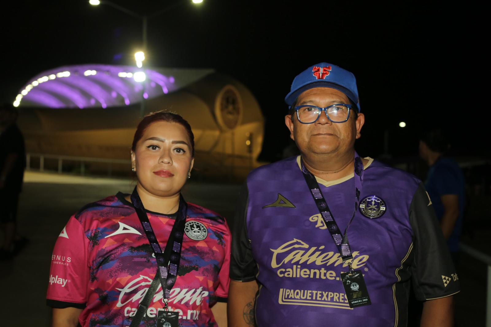 $!Verenice Robles y Carlos Robles.