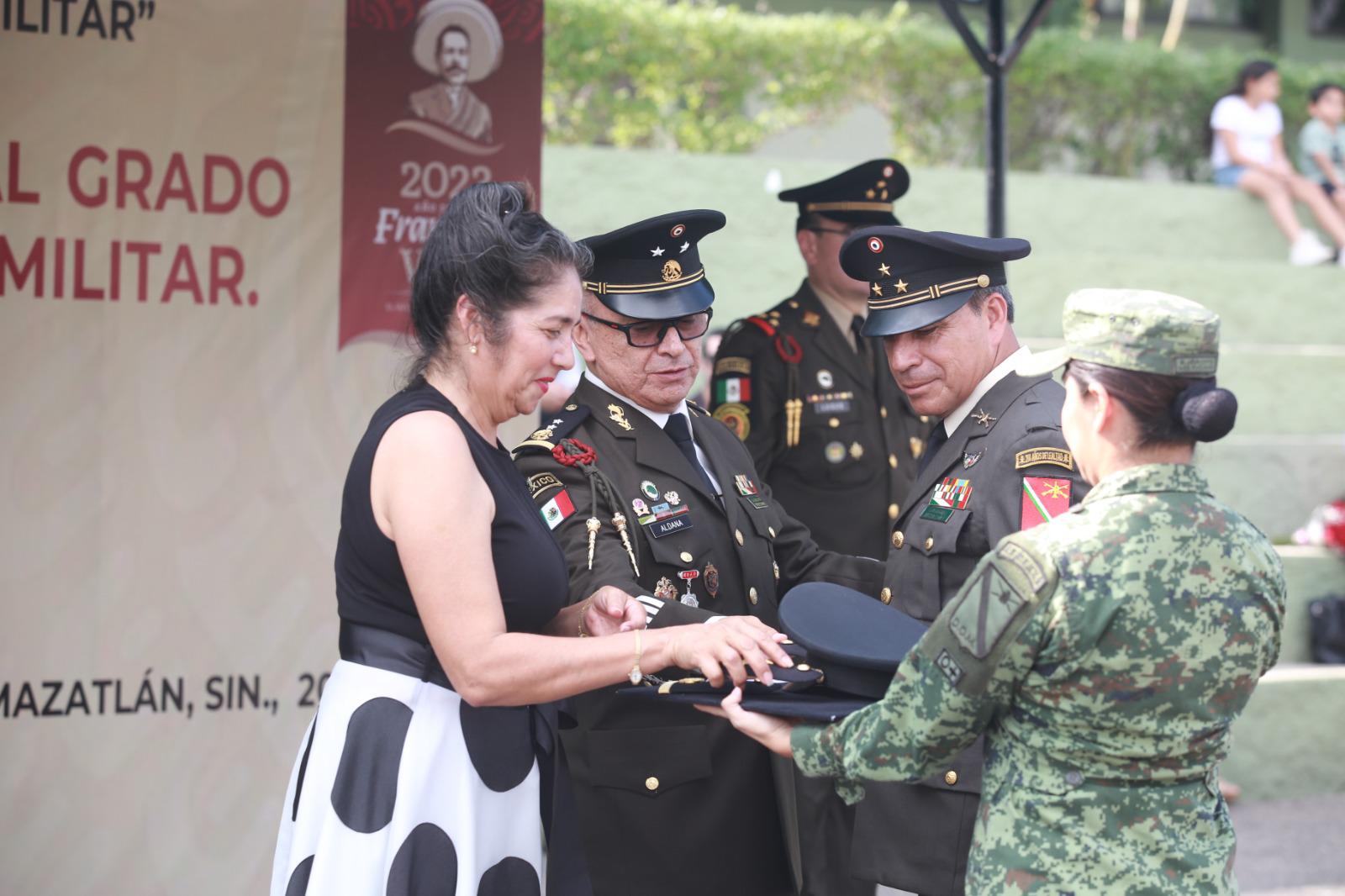 $!Reciben su ascenso 20 militares en la Tercera Región en Mazatlán