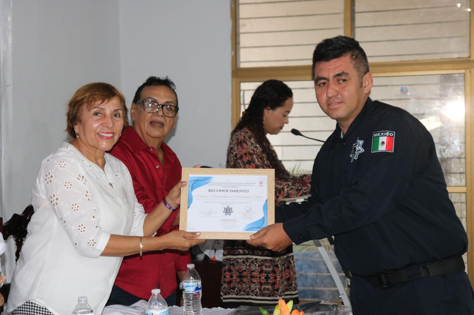 $!Celebran a policías de Escuinapa