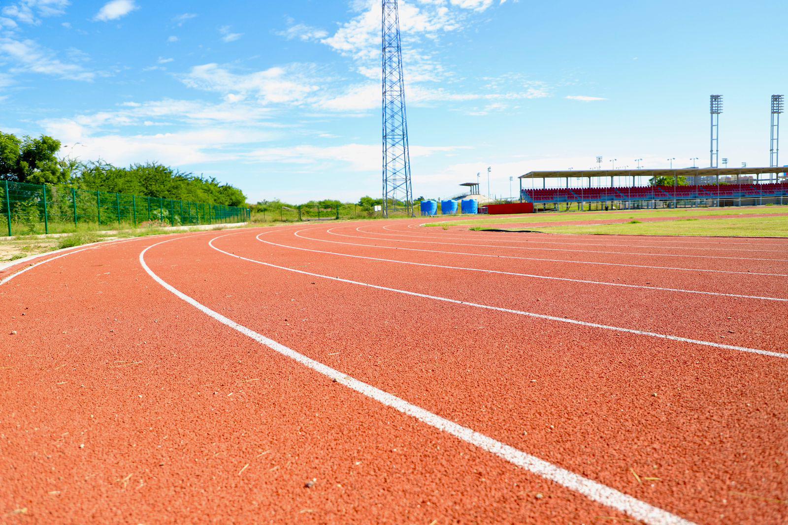 $!Inician trabajos de rehabilitación de pista de atletismo del CAR