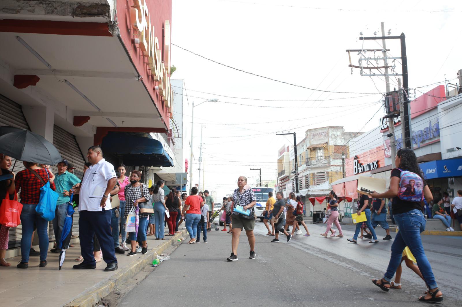 $!Inicia muy activo en Mazatlán el canje de uniformes y útiles escolares gratuitos