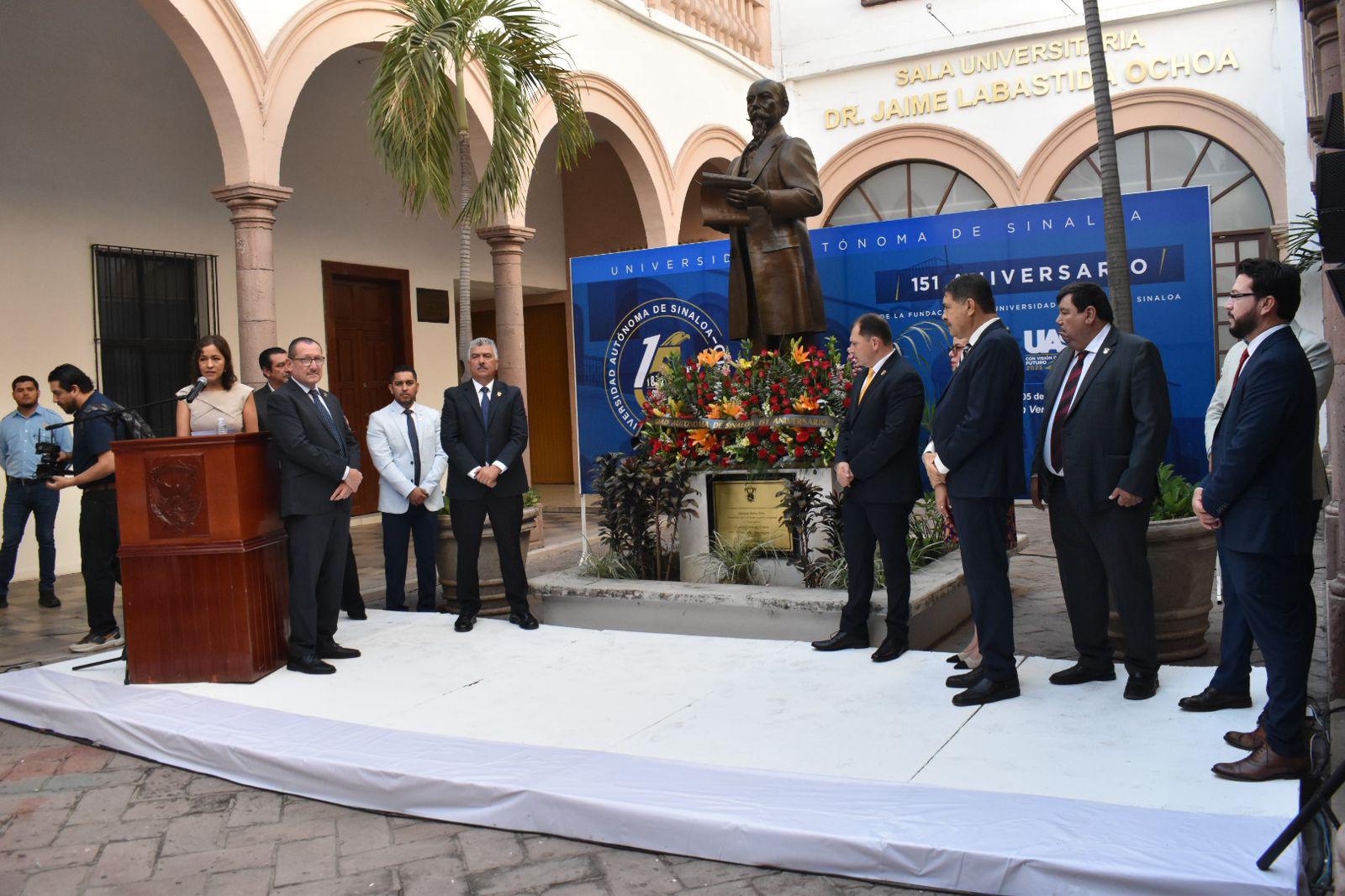 $!Celebra UAS 151 aniversario, señalando presuntos embates con Gobierno del Estado