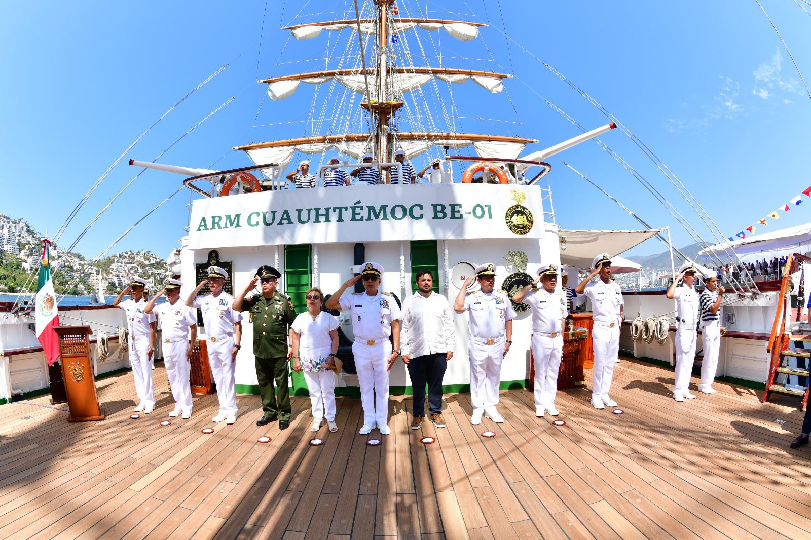 $!Zarpa el buque escuela ‘Cuauhtémoc’ para iniciar un crucero de instrucción en Guerrero