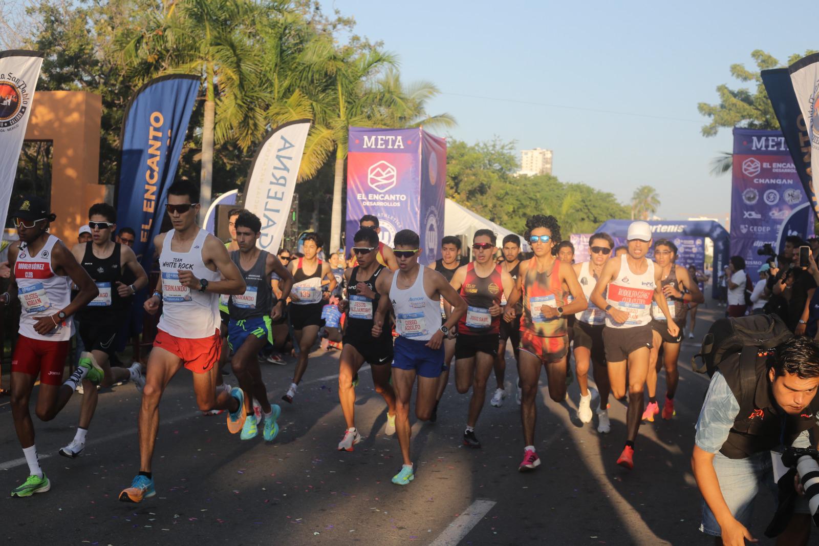 $!¡Tricampeón! Diego Bárcenas rompe su propio récord en Carrera Urbanianos Premier