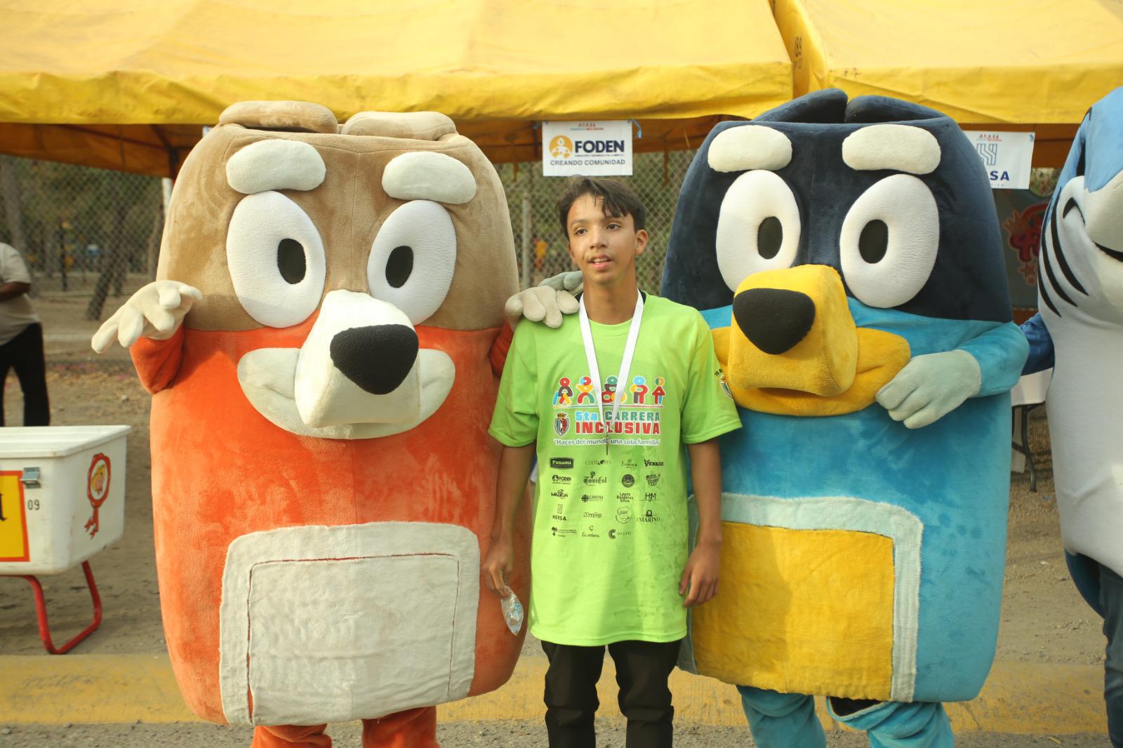 $!ICO reúne a más de mil personas en carrera inclusiva por la solidaridad en Mazatlán