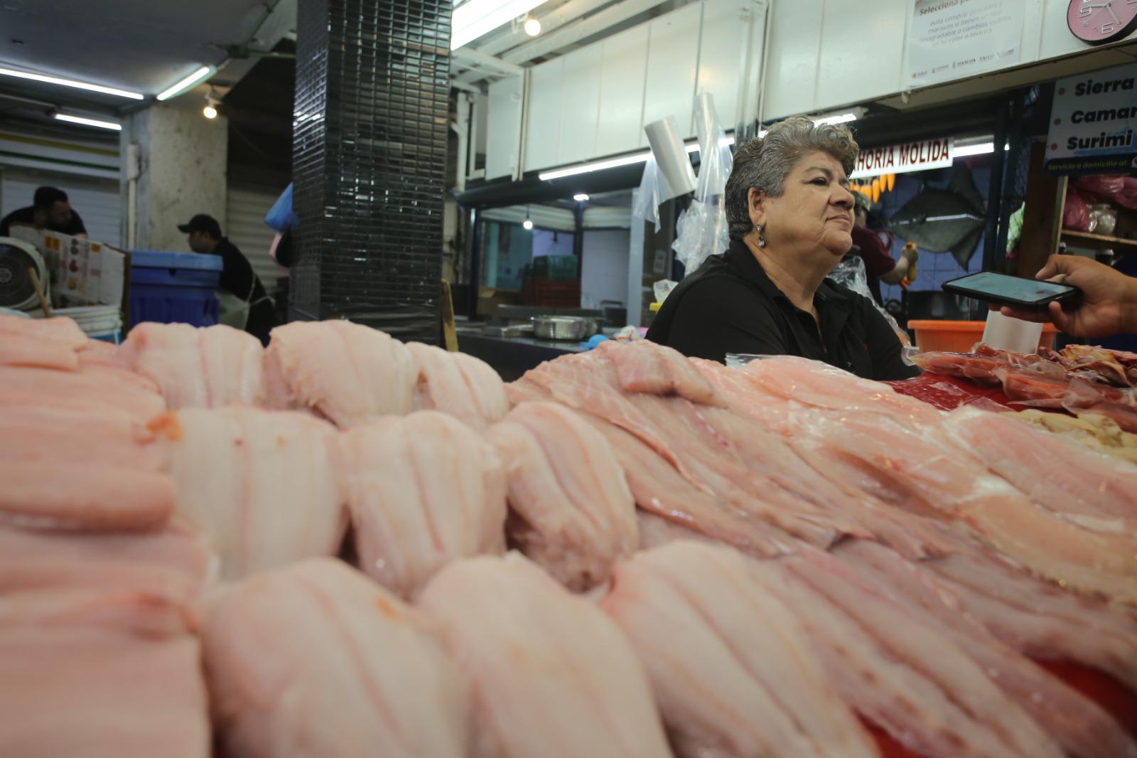 $!Sin grandes ventas pasan la Cuaresma pescaderías de Mazatlán