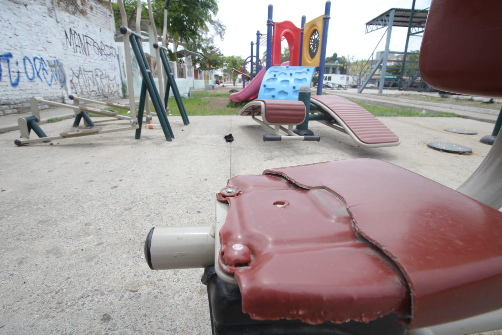 $!‘Olvidan’ darle mantenimiento a los gimnasios al aire libre en Mazatlán