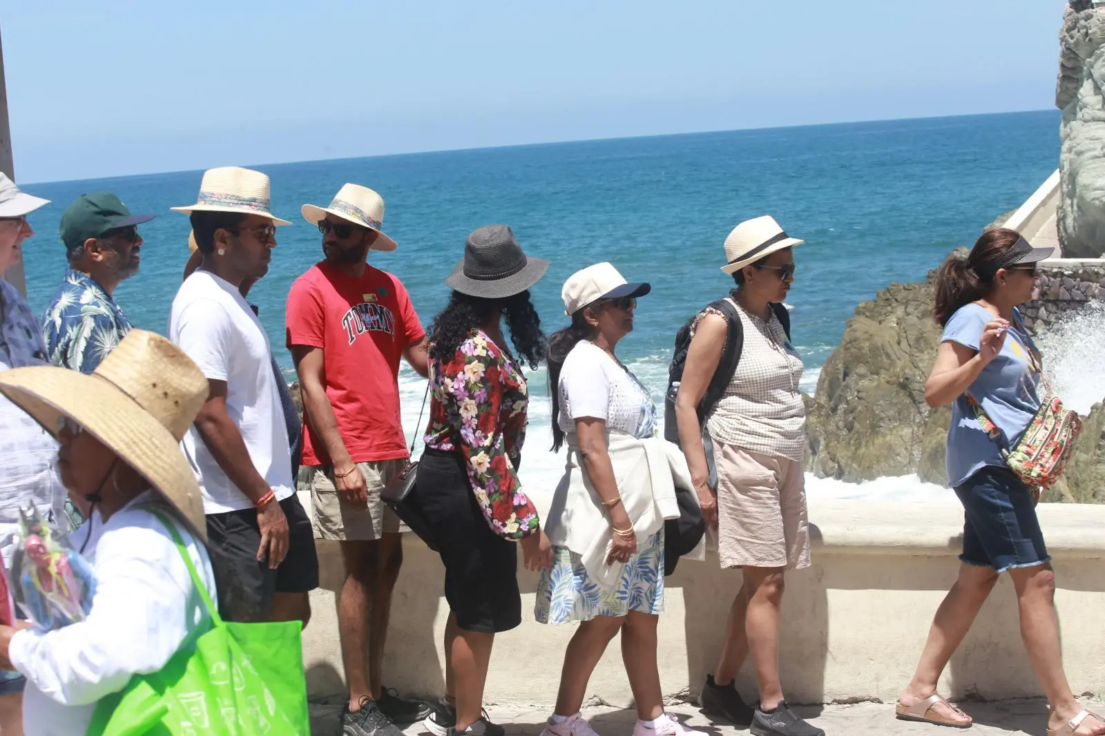 $!Con casi 4 mil pasajeros, Mazatlán recibe al Navigator of the Seas