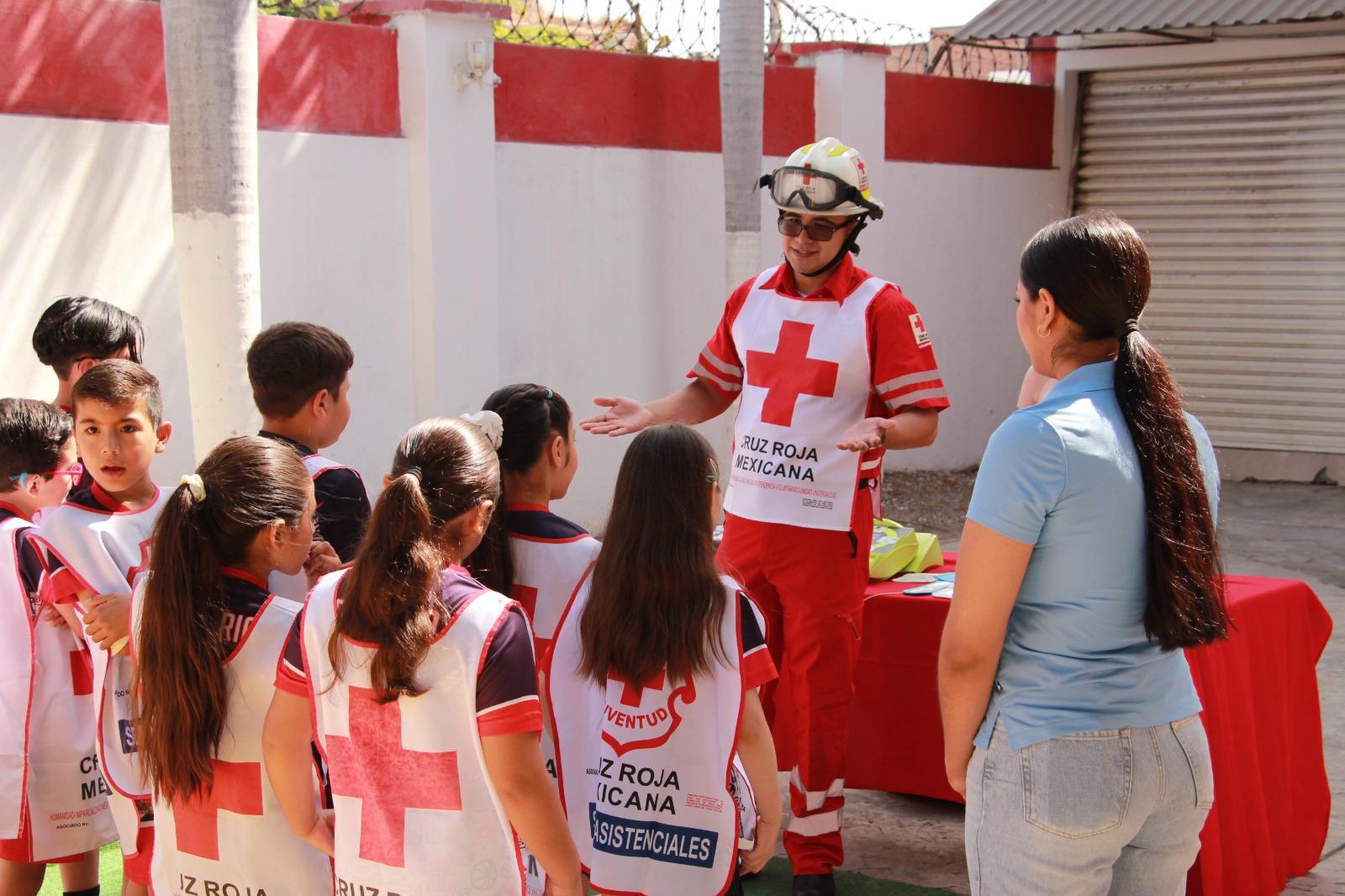 $!Festejan y aprenden a dar primeros auxilios durante el Día del Niño en Cruz Roja Mazatlán