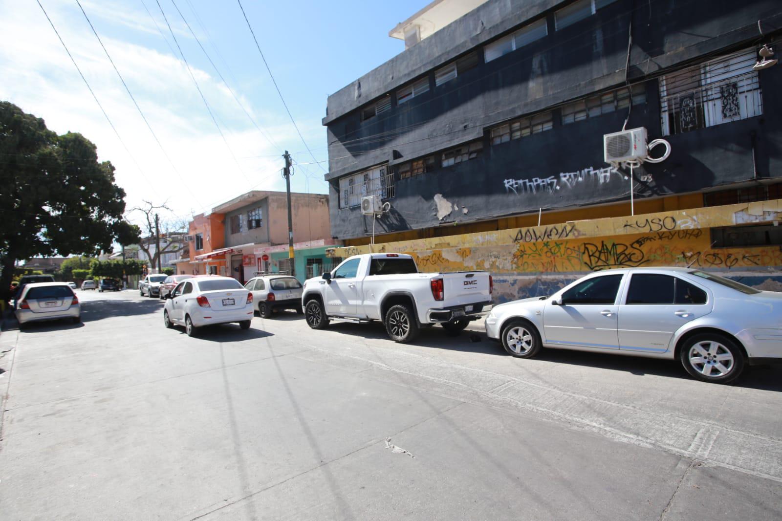 $!Carril preferencial en Mazatlán mata la economía, denuncian comerciantes de la Juan Carrasco
