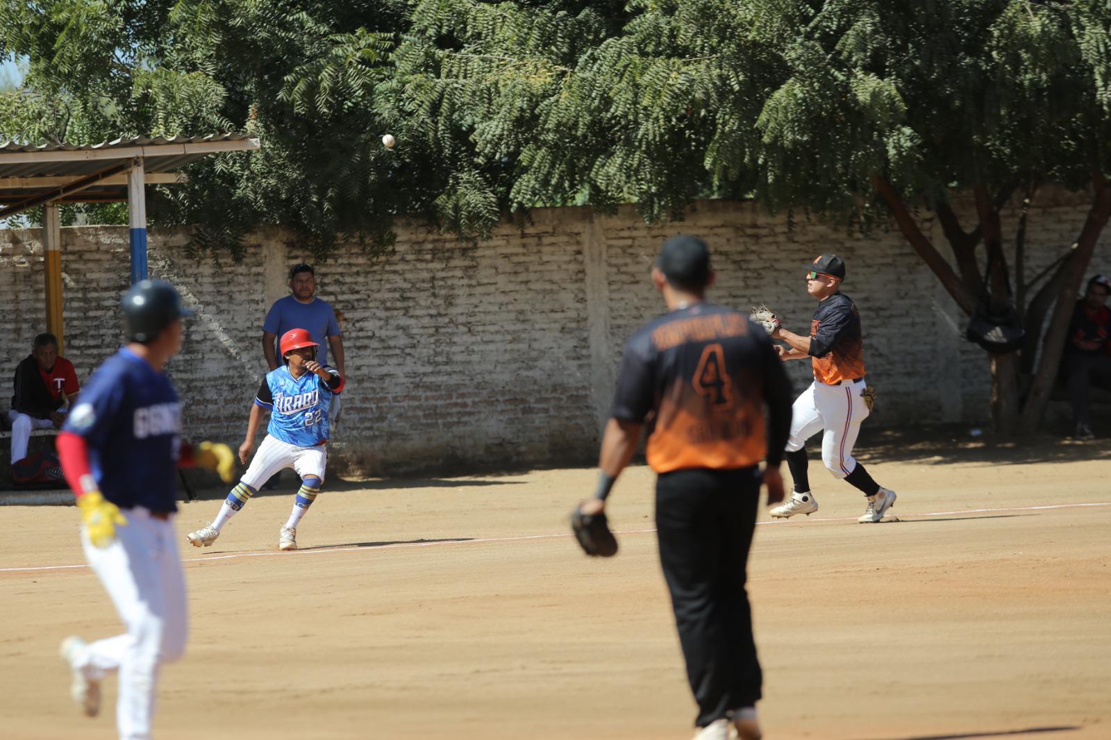 $!Camacho del Verde sella importante victoria en Liga BC del Polluelos