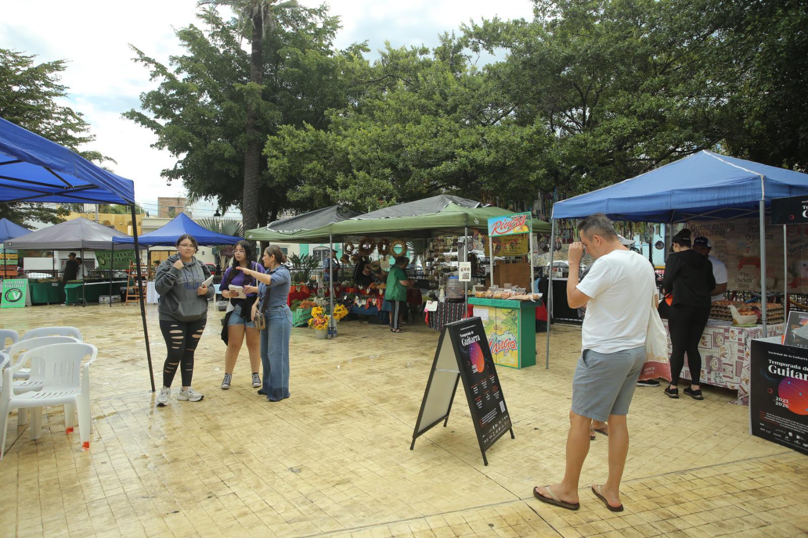 $!Mercado Orgánico realiza degustación de bebidas saludables hechas a base de frutos y colágeno marino