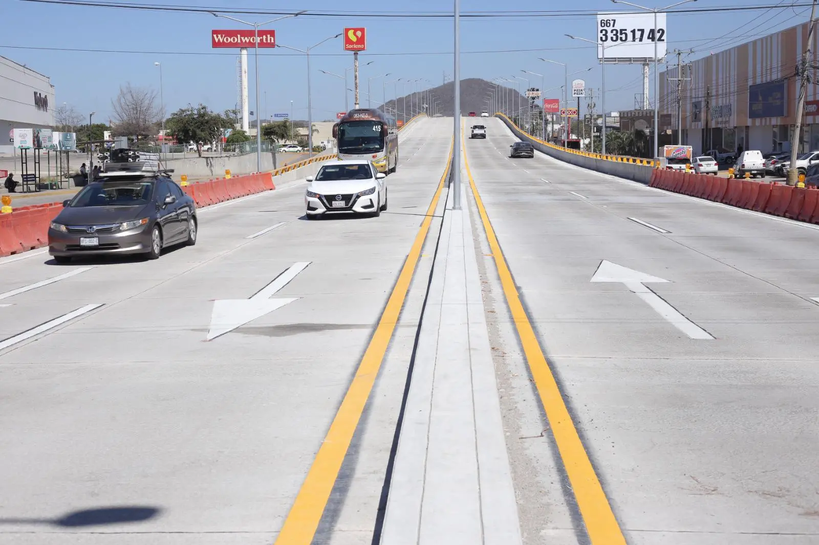 $!Reanudan camiones urbanos sus rutas completas tras apertura del puente vehicular de la Pérez Escobosa