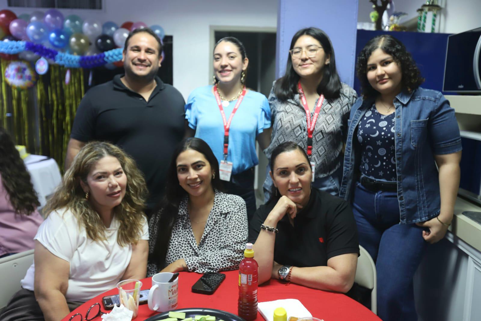 $!Manuel Serrano, Alina Zataráin, Ximena Gutiérrez, Estefany López, Elizabeth Peraza, Stefanía Ponzo y Leticia Ferreira.