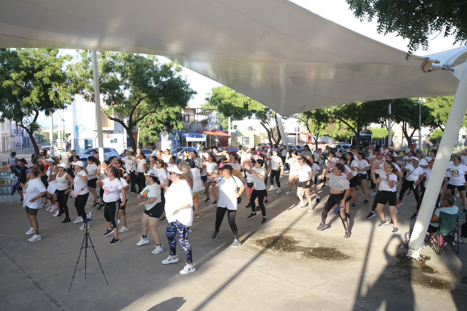 $!Celebran mega clase en apoyo a colectivos de búsqueda