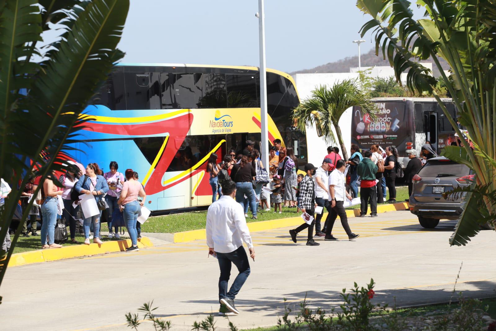 $!Se saturan vialidades que dan al Centro del Convenciones por visita de Claudia Sheinbaum