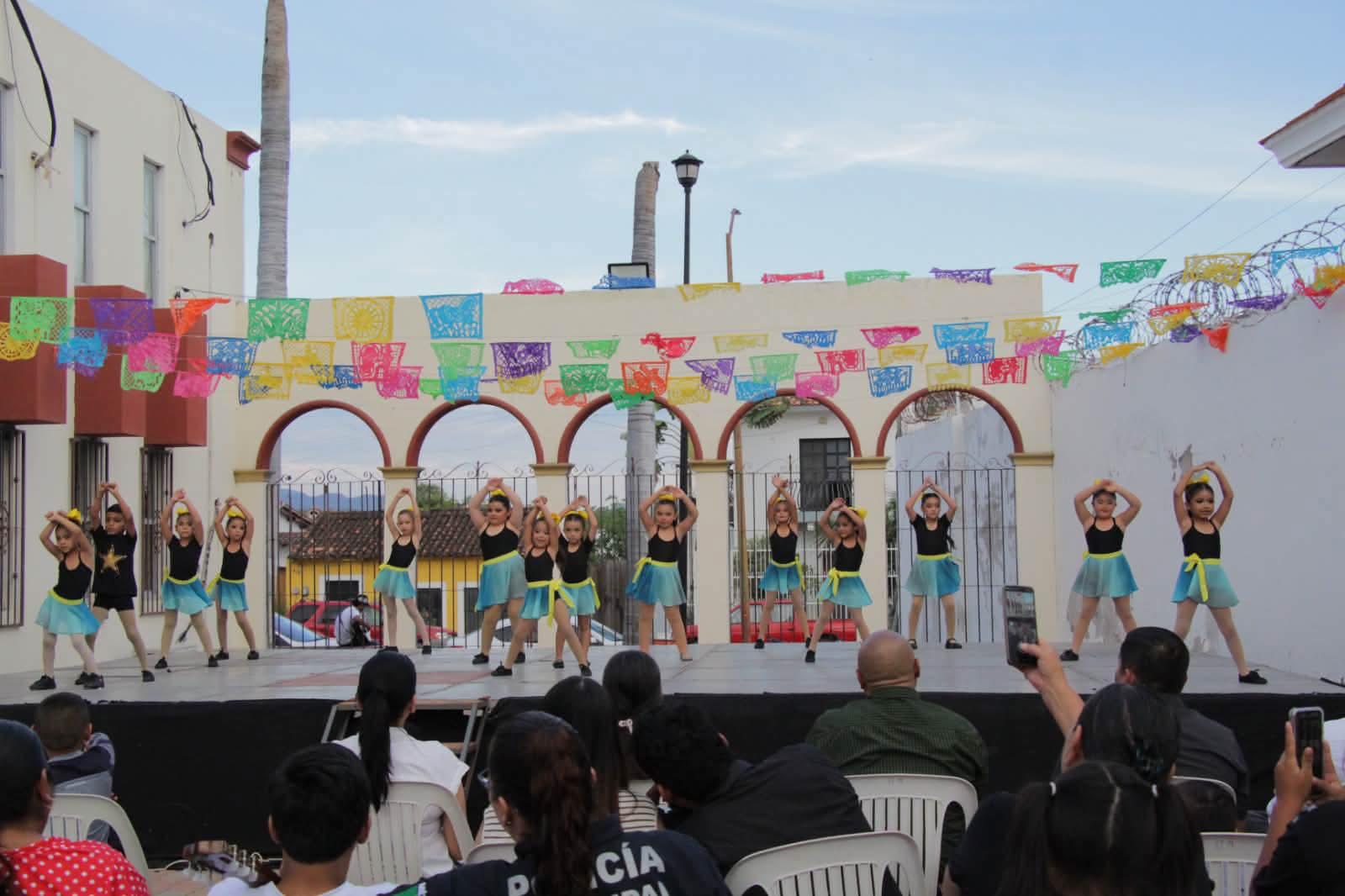 $!Alumnos de la Casa de la Cultura Gilberto Owen cierran cursos con festival en Rosario