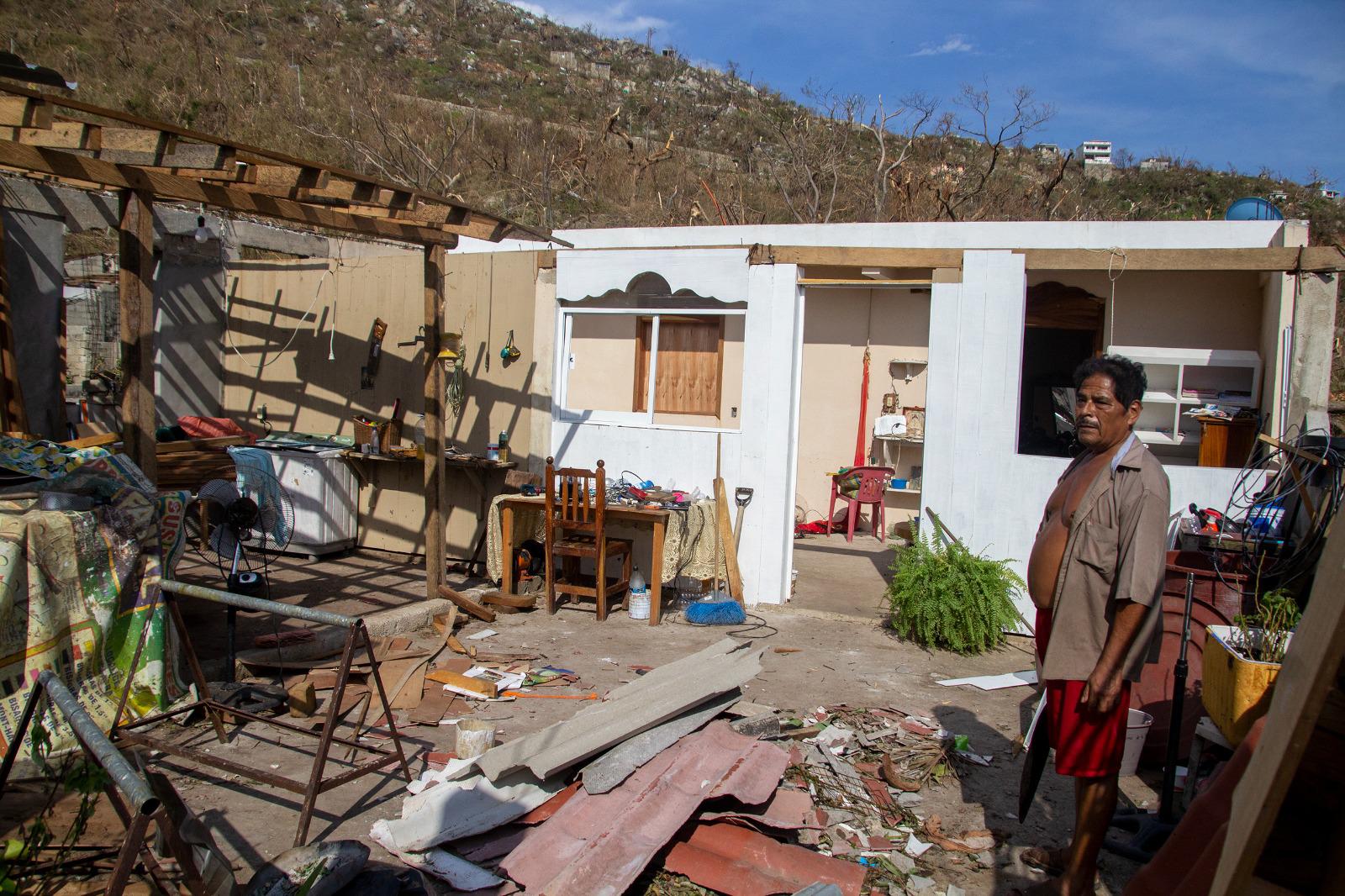 $!Puerto Marqués, destruido y desolado por huracán Otis
